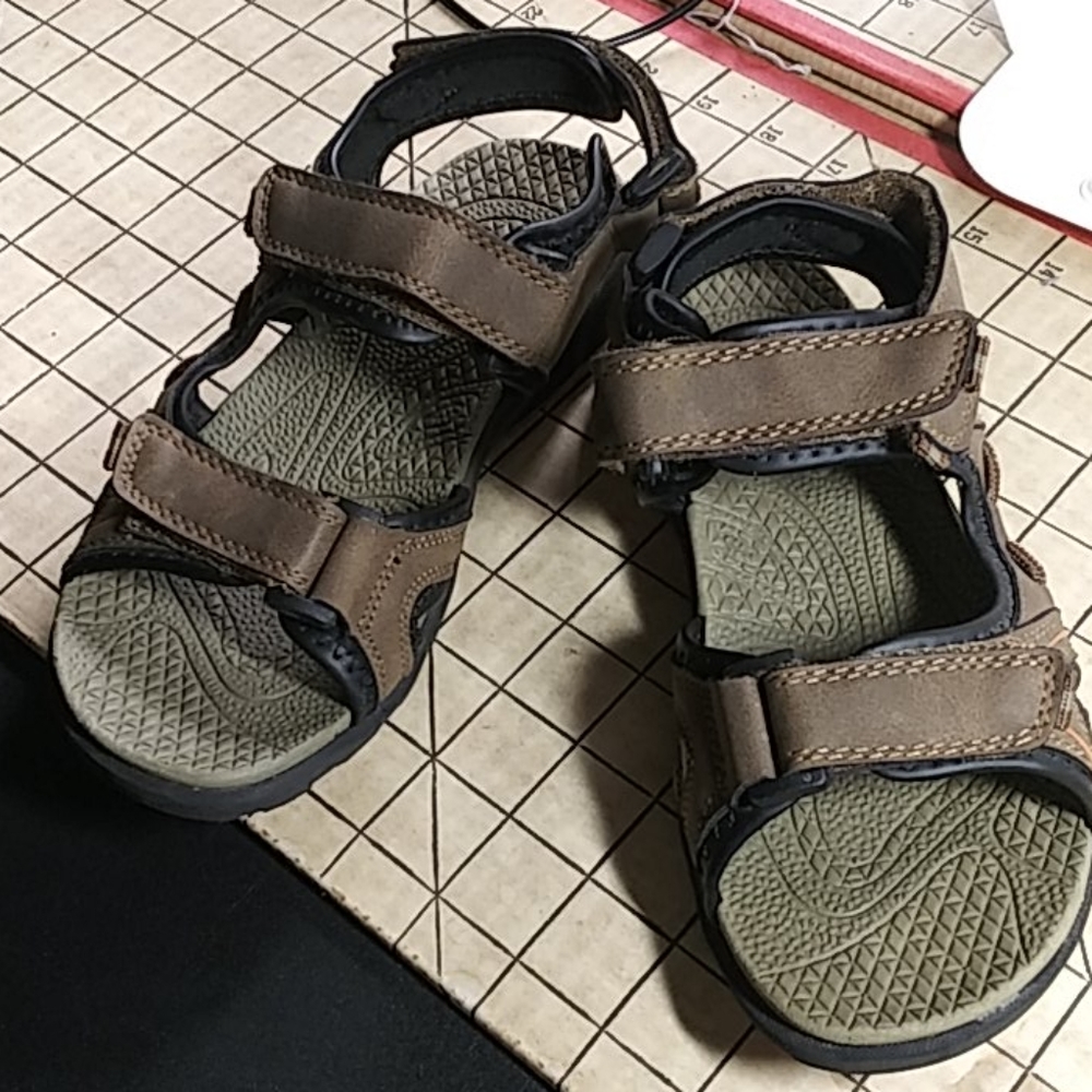 Boys Beaver Creek sandals..